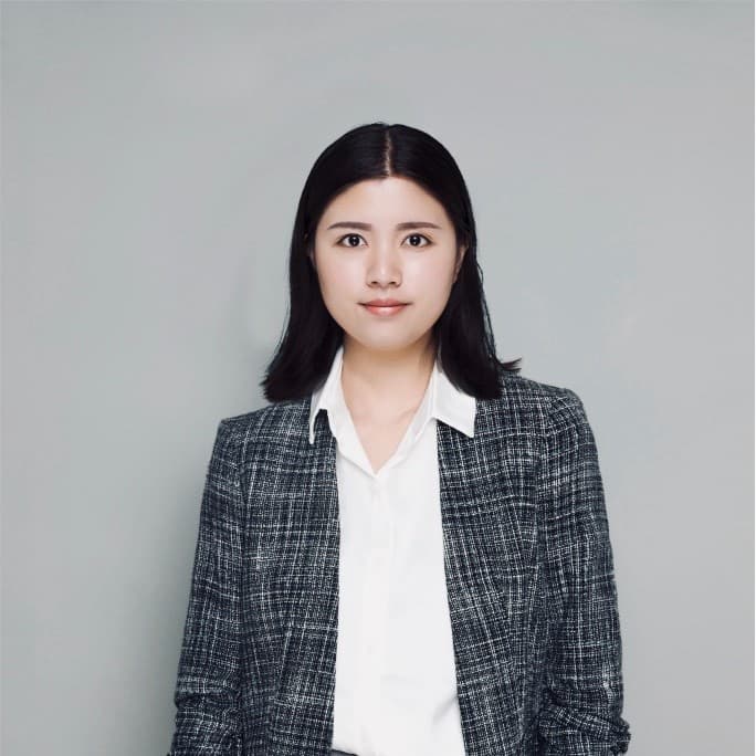 Kira Y. profile